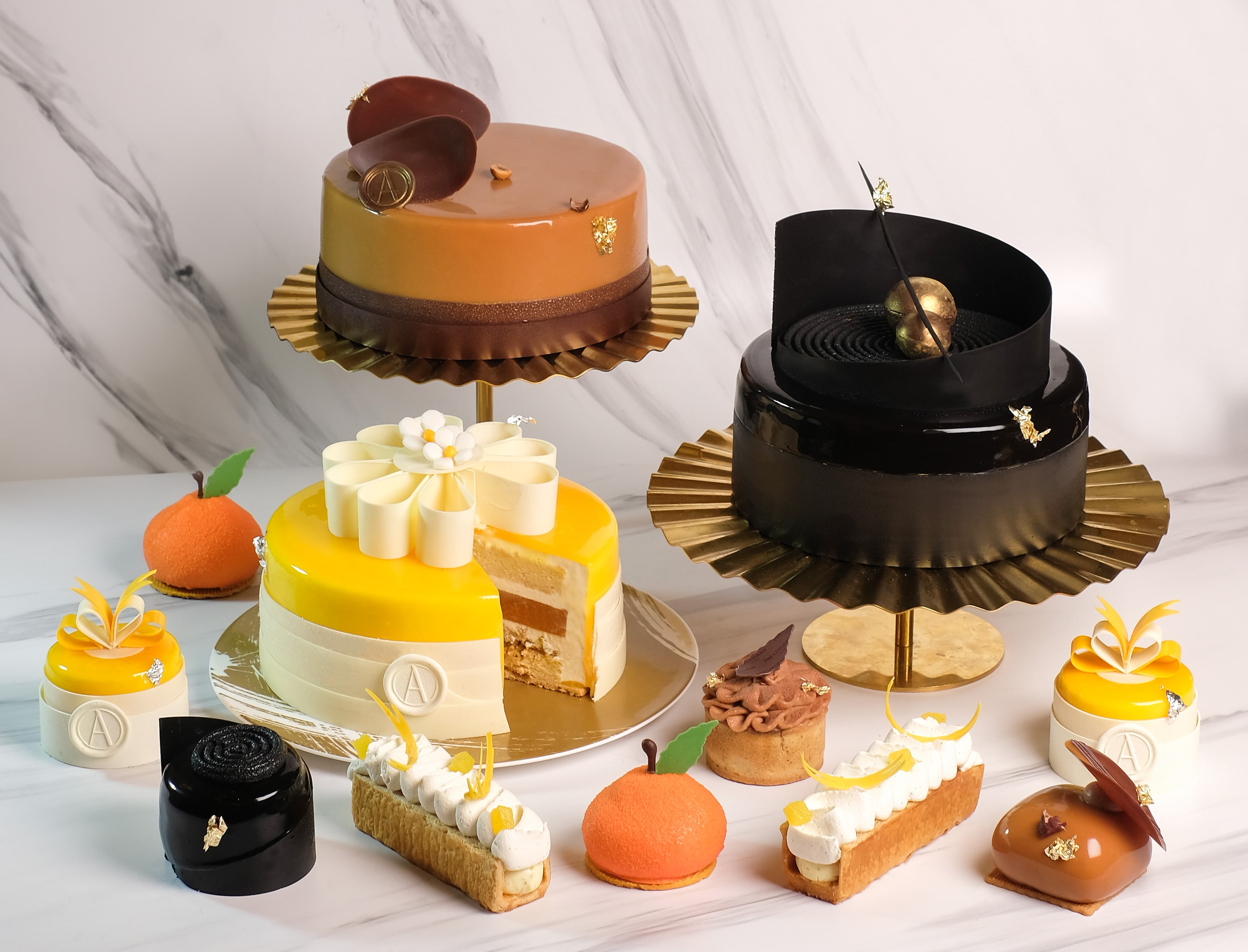 Not limited to burgers and champagnes, Langham Jakarta is the acme of culinary and offers superior fine dining experiences. 