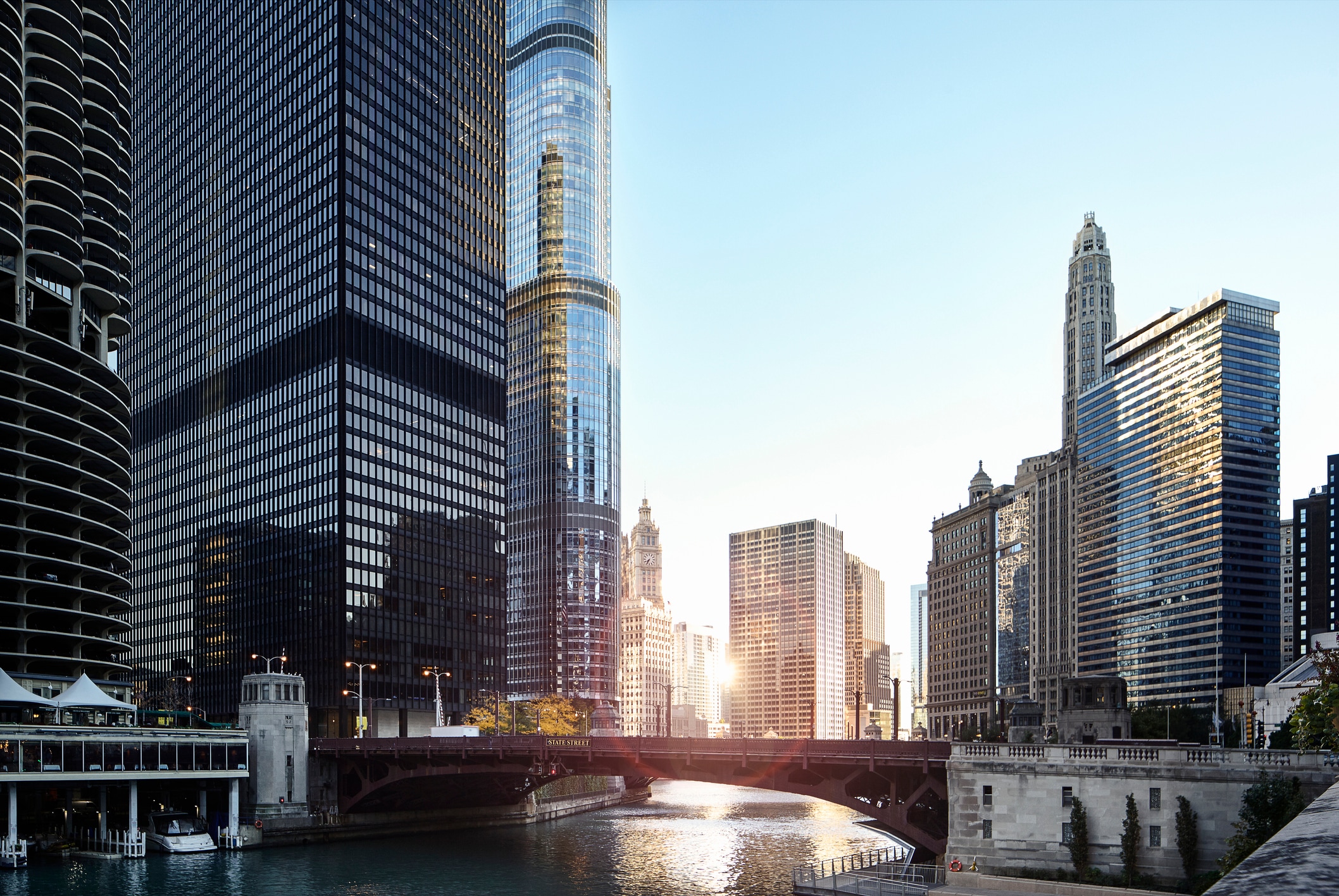 The Langham Chicago luxury hotel Exterior