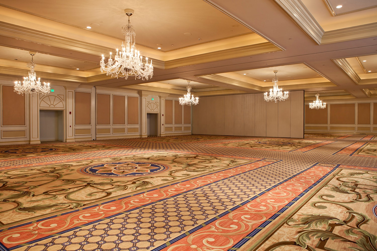 With a luxurious abundance of space, The Huntington Ballroom is the perfect venue for dinner dances, conferences and more.