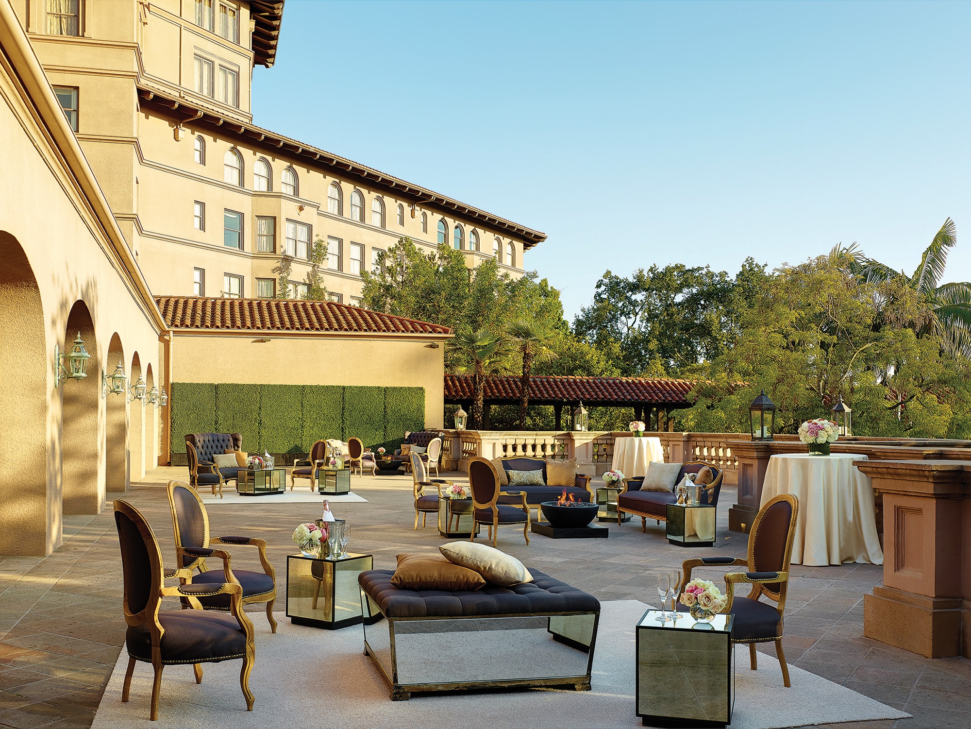 Located next to the Viennese Ballroom and overlooking the hotel pool, The Viennese Terrace is a lovely setting for al fresco meals and receptions.