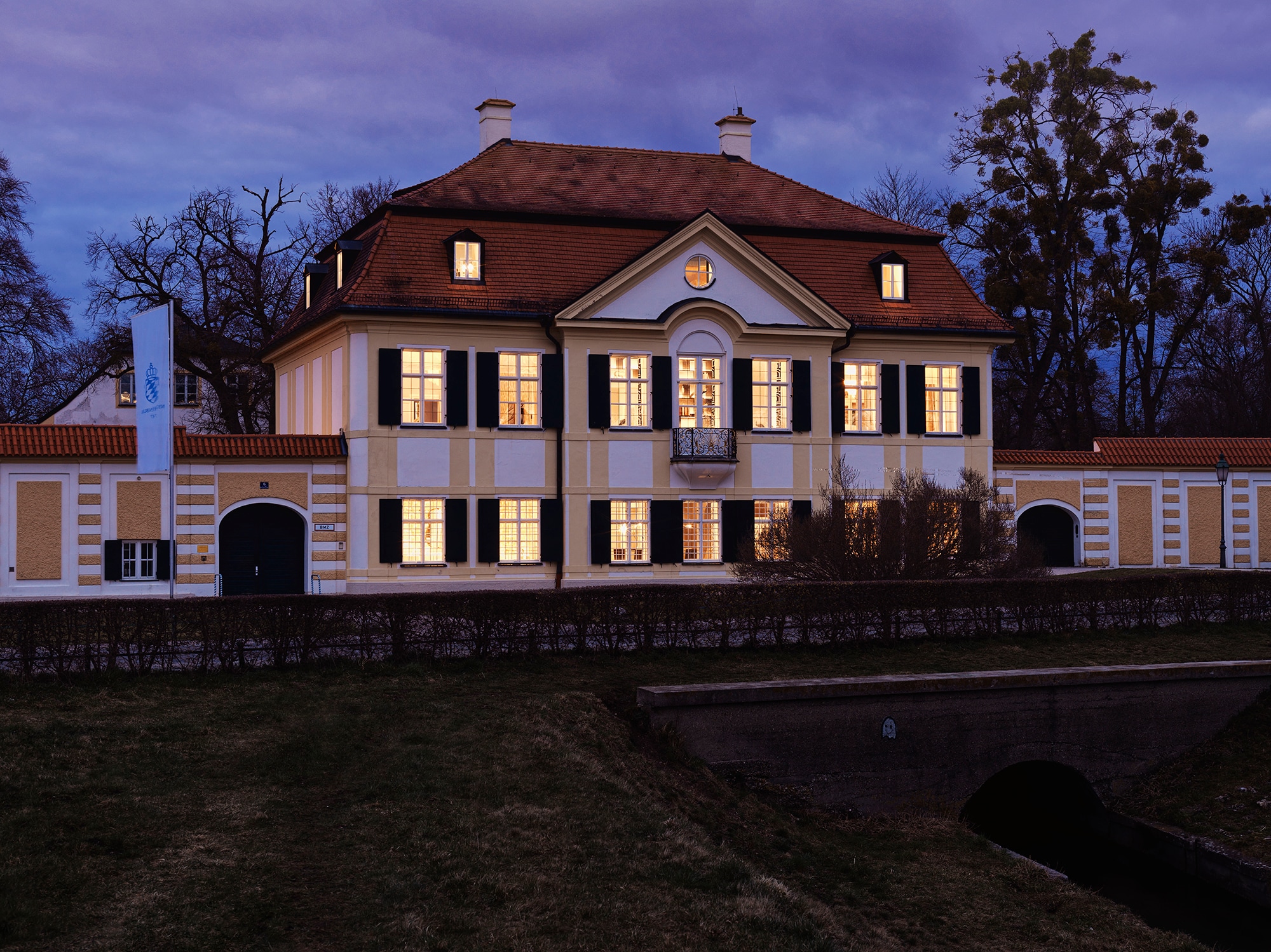 resmuc-exterior-02.jpg